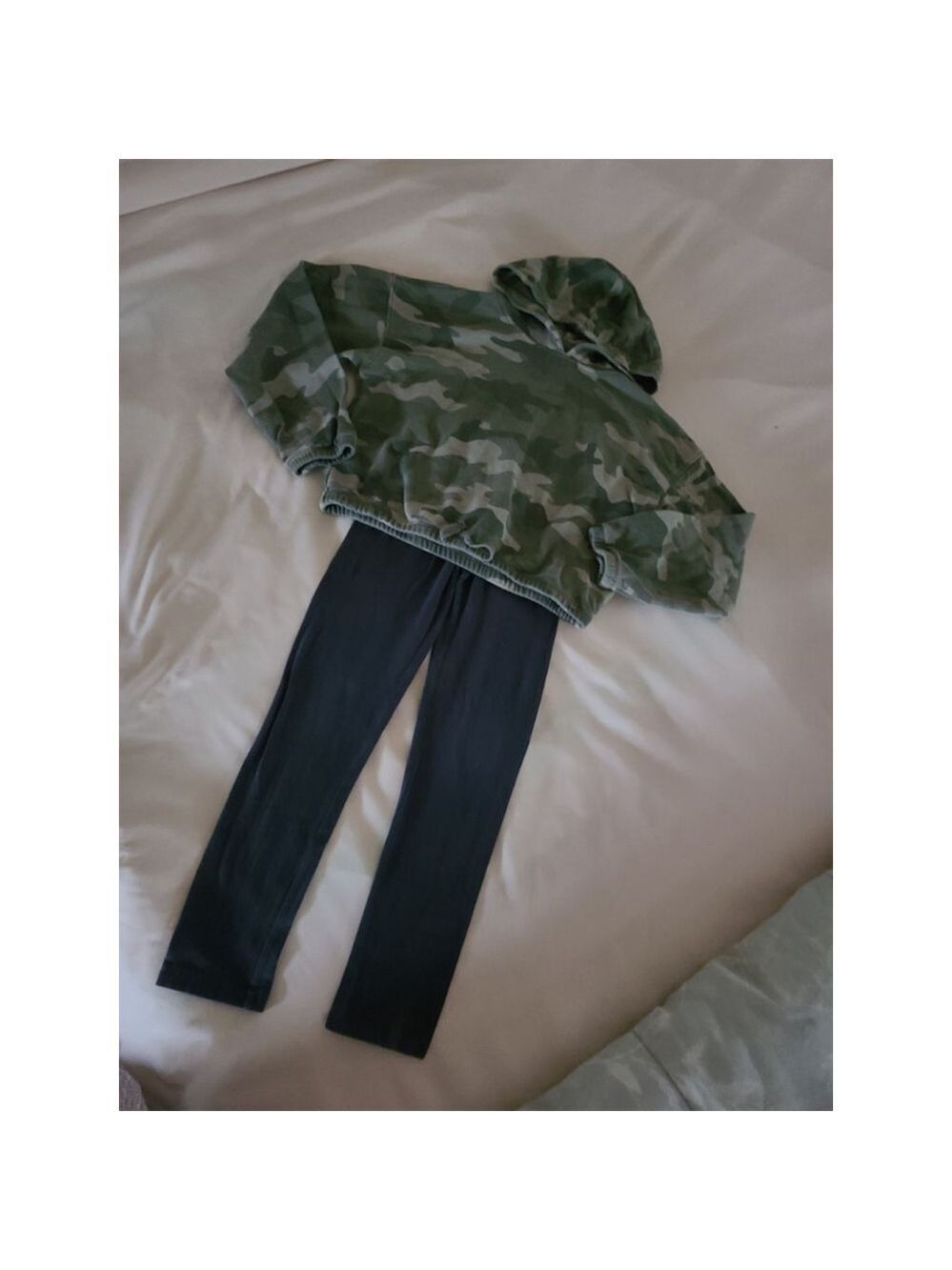 Old Navy Girls Size 8 Camo Grey Outfit